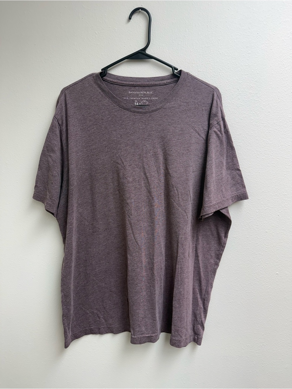 Banana Republic Men’s Heathered Plum Short Sleeve Crew Tee